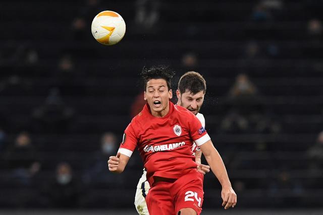 内马尔全家亮相庆生派对，小女儿的哭泣表情引发热议